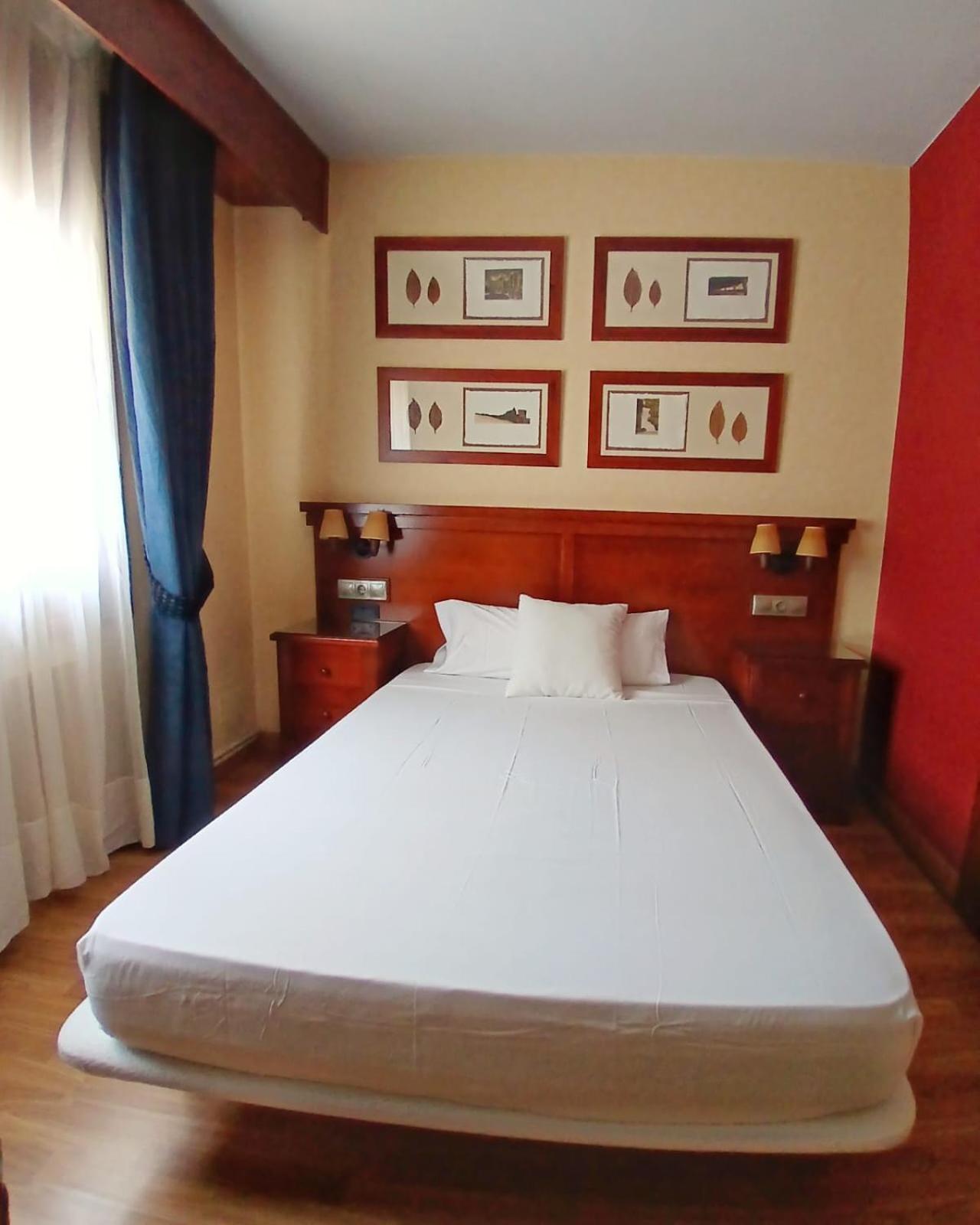 Hostal Los Infantes Olvega Extérieur photo